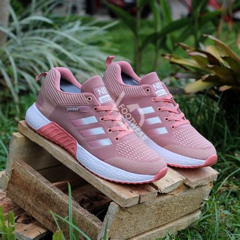 Adidas sneakers wanita